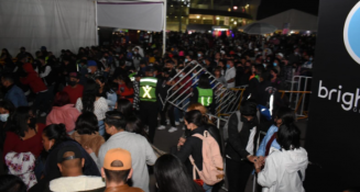 Fanáticos del rapero Santa Fe Klan dan portazo en Feria de León tras haberse completado el cupo