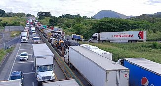 Autopista Puebla-Orizaba cerrada por choque y obras: toma precauciones