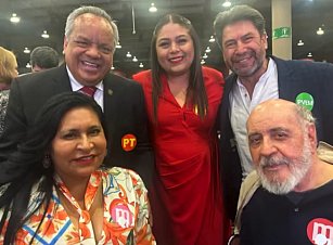 Acompañan a Sheinbaum legisladores electos de Tlaxcala rumbo a reforma judicial