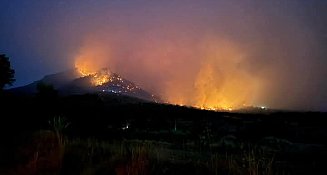 Voluntarios enfrentan incendio en Altzayanca ante falta de apoyo oficial