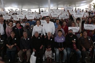 Gobierno de Puebla entrega 2,000 aparatos auditivos con gran inversión social