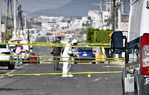 Hombre atacó a policía en Querétaro: lo balean tras segunda agresión