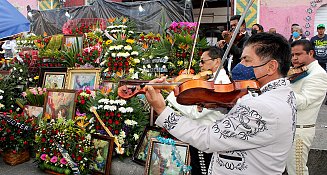 El Mercado del Alto rinde homenaje a Santa Cecilia, patrona de los músicos