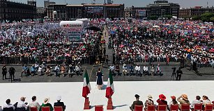 Sheinbaum congrega a más de 350 mil personas en el Zócalo