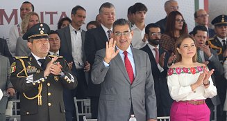 Sergio Salomón encabeza la ceremonia del 214 aniversario de la Independencia