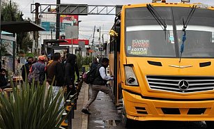 Gobernador advierte sanciones a transportistas que no respeten descuento a estudiantes