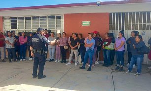 Concientiza Policía de Chiautempan sobre comunicación a temprana edad en preescolar del municipio