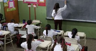 Docentes en Tlaxcala: bajos sueldos y alta informalidad laboral