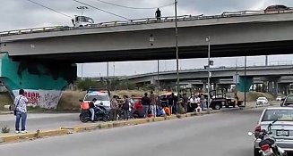 Trágico accidente: motociclista muere tras caer de puente en Puebla