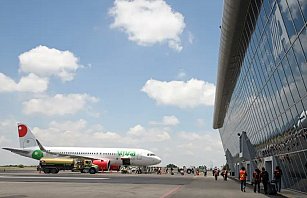 Ceniza del Popocatépetl cierra aeropuerto de Puebla y provoca cancelación de vuelos