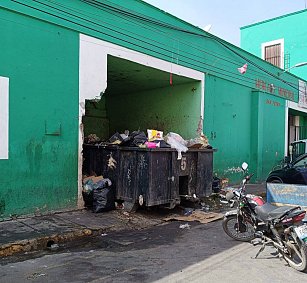 Atención a la ciudadanía: Recolección de basura en el mercado Cosme del Razo