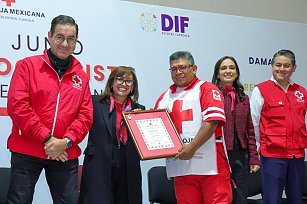 Gobierno de Tlaxcala honra a socorristas por su labor humanitaria