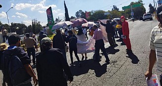 Antivacunas Covid-19 marchan en Tlaxcala contra certificado
