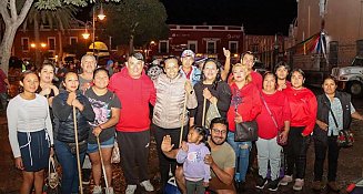 Ariadna Ayala y vecinos revitalizan el zócalo de Atlixco con limpieza nocturna