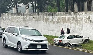 Aparatoso accidente en la México-Toluca rumbo a CDMX causa congestión vial