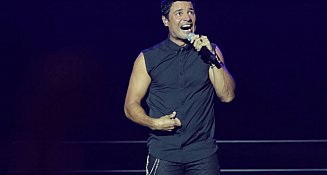 Chayanne sorprende a fans al responder a gritos de "papi" en concierto