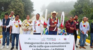 Inauguran pavimento hidráulico en Xiutetelco para impulsar la igualdad