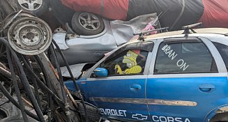 Tráiler con limones causa caos y destrucción en Santa Bárbara, Tlaxcala