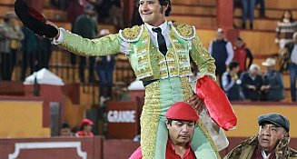 Angelino de Arriaga triunfa en la primera corrida de feria en Tlaxcala