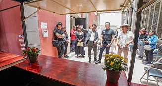Regresa grupo de 100 artesanos a Plaza Xicohténcatl con carritos oficiales