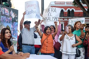 Trabajadores del Ayuntamiento de Puebla exigen destitución del líder sindical Gonzalo Juárez por presuntas irregularidades