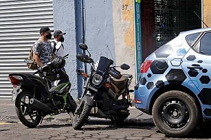 Pide Barbosa que el proyecto de regularizar motocicletas no sea solo un anuncio del Ayuntamiento de Puebla