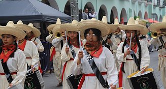 Cientos de tlaxcaltecas celebran con orgullo el 114 aniversario de la Revolución