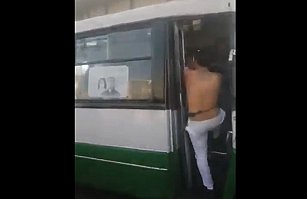 Chóferes de microbús se enfrentan a golpes en Iztapalapa: video viral