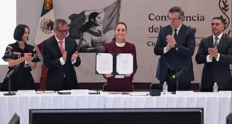 Claudia Sheinbaum renueva acuerdo para mantener canasta básica en $910
