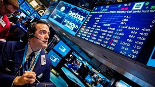 Wall Street cae por temores de recesión y nuevas políticas de Trump