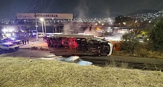 Tráiler vuelca en Av. López Portillo y causa caos vial en Cuautitlán Izcalli