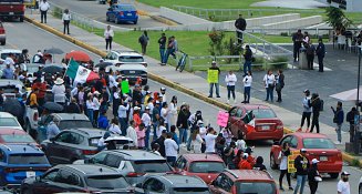 Trabajadores del Poder Judicial bloquean la Vía Atlixcáyotl en protesta contra la reforma judicial