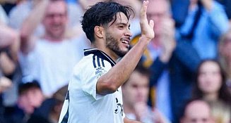 Raúl Jiménez casi marca golazo y da asistencia en victoria del Fulham