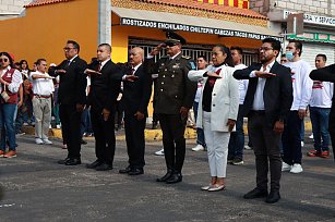 Ariadna Ayala encabeza con éxito su tercer desfile cívico-militar en Atlixco