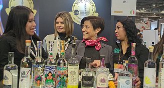 Puebla brilla en Wine Paris 2025 con sus mezcaleros y destilados premiados