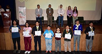 Reciben medallas estudiantes ganadores de la Olimpiada de matemáticas