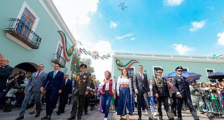 Lorena Cuéllar lidera histórico desfile en honor a los héroes de la independencia