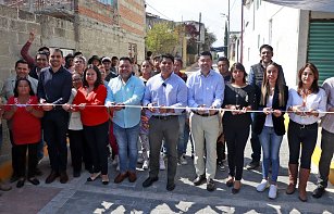 Inaugura Omar Muñoz segunda obra de pavimentación en Sanctorum