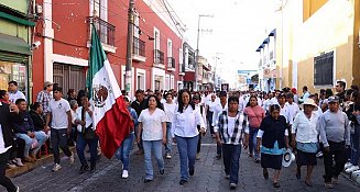 Ariadna Ayala lidera el desfile del 20 de noviembre en Atlixco