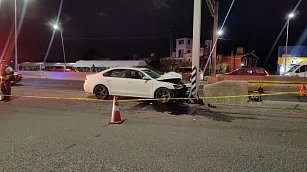 Muere hombre tras chocar contra poste en Ixtulco; habría sufrido un paro cardíaco al volante