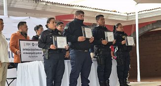 Reconocen a policías de Cuautlancingo con estímulos económicos y seguro de vida
