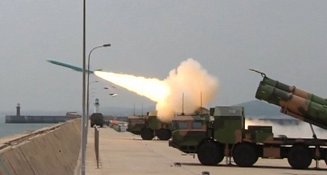 China y Taiwán realizan ejercicios militares paralelos y aumenta la tensión