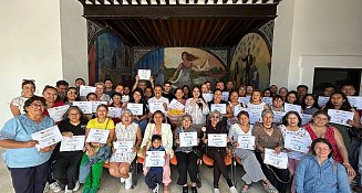 Tonantzin Fernández reconoce la labor docente en espacios comunitarios de San Pedro Cholula