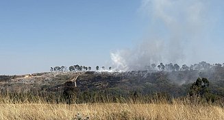 Autoridades combaten incendio en relleno de Nanacamilpa y analizan causas