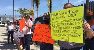 Previo a inauguración de Dos Bocas e informe de AMLO maestros y pobladores se manifestaron a las afueras 