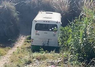 Unidad de la ruta 44 cae a una barranca en Puebla: ¿qué pasó?