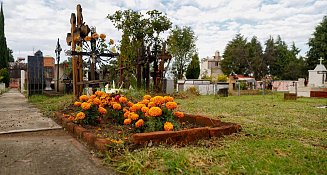 Celebraciones del Día de Muertos: Preparativos en los panteones de Tlaxcala  