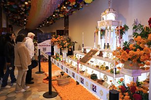 Inauguran ofrenda monumental en Puebla para el Día de Muertos 2024