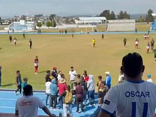 Violencia en final de liga en Tlaxcala: disparos y caos en gradas