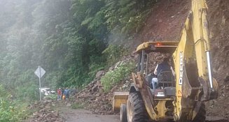 Lluvias en Puebla: deslaves cierran carreteras en la Sierra Nororiental